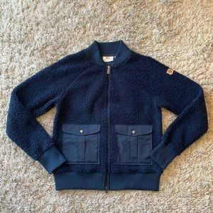 FJALLRAVEN Greenland Pile Navy Jacket